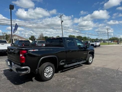 Used 2025 Chevrolet Silverado 2500 LT w/ Convenience Package AWD/4WD image 8