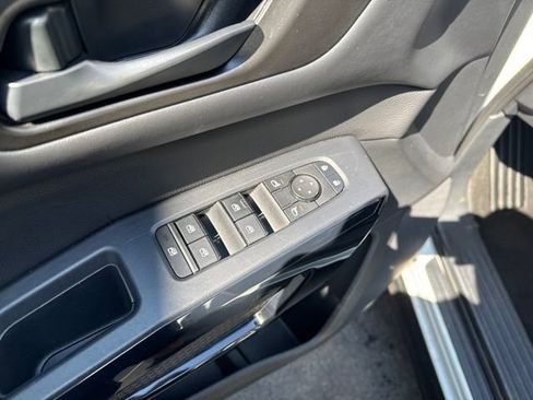 Used 2025 Nissan Pathfinder SV AWD/4WD image 8