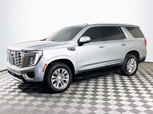 Used 2025 GMC Yukon Denali AWD/4WD image 4