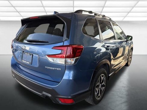 Used 2019 Subaru Forester Premium AWD/4WD image 2
