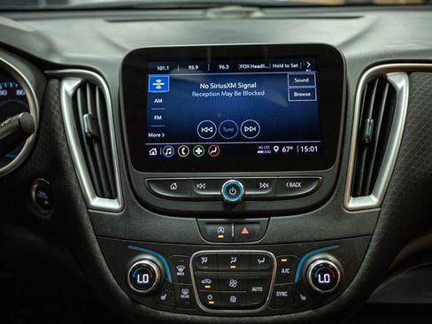 Used 2022 Chevrolet Malibu LT image 20