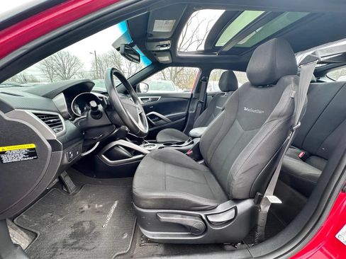 Used 2017 Hyundai Veloster Value Edition FWD image 12