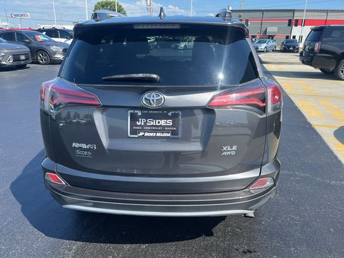 Used 2016 Toyota RAV4 XLE AWD/4WD image 8