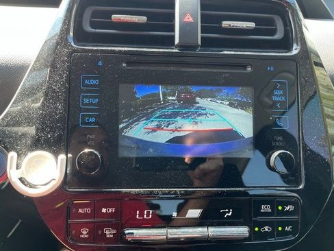 Used 2018 Toyota Prius One image 8