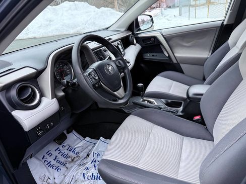 Used 2013 Toyota RAV4 XLE image 10