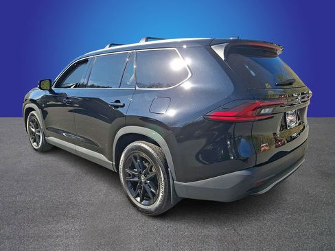 Used 2025 Toyota Grand Highlander AWD image 6