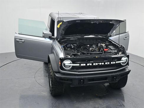 Used 2023 Ford Bronco Outer Banks w/ Sasquatch Package image 48