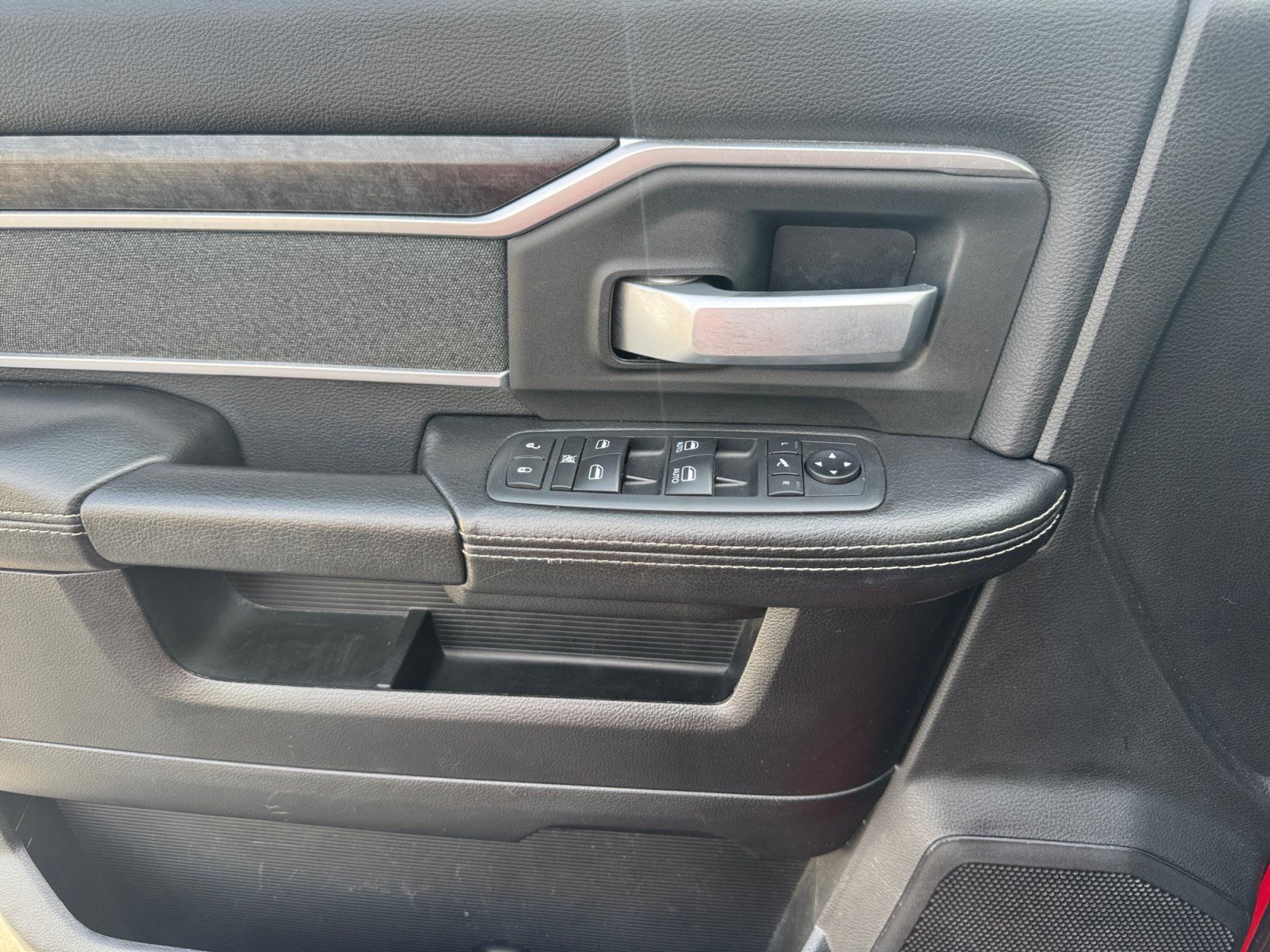 Used 2020 RAM 2500 Big Horn w/ Night Edition AWD/4WD image 30