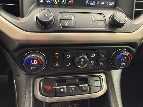 Used 2021 GMC Acadia Denali w/ Denali Technology Package FWD image 43