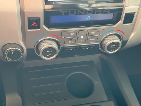 Used 2015 Toyota Tundra Limited w/ Limited Premium Package AWD/4WD image 19