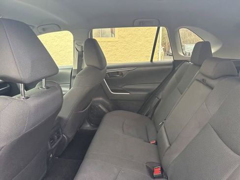 Used 2022 Toyota RAV4 LE AWD/4WD image 13