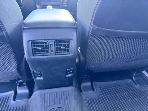 Used 2018 Toyota 4Runner TRD Off-Road AWD/4WD image 19