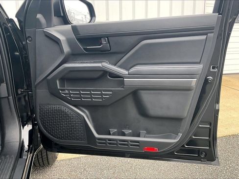 Used 2025 Toyota Tacoma SR5 image 28