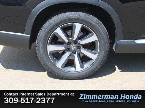 Certified 2025 Honda Pilot Touring image 23