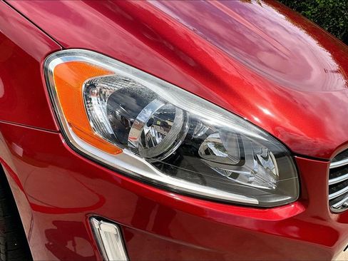 Used 2015 Volvo XC60 T5 Premier w/ Proximity Package FWD image 40