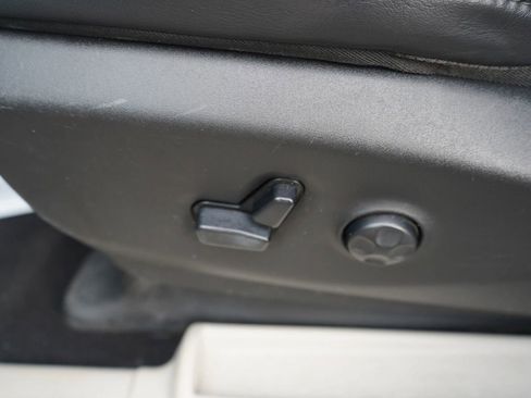 Used 2021 Chrysler Voyager Lxi image 13