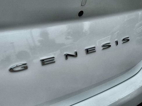 Used 2023 Genesis G70 2.0T RWD image 17