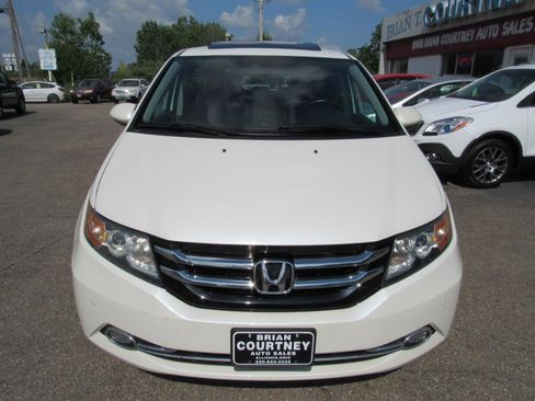 Used 2016 Honda Odyssey Touring Elite image 3
