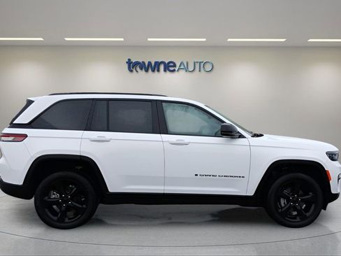 Used 2023 Jeep Grand Cherokee Altitude image 6