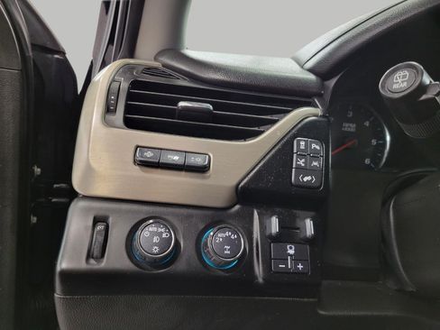 Used 2019 GMC Yukon XL Denali image 11