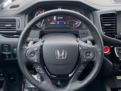 Certified 2022 Honda Ridgeline Black Edition image 16