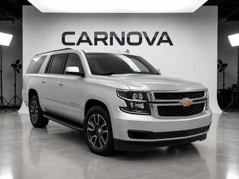 Used 2019 Chevrolet Suburban LT RWD image 1