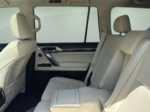 Used 2023 Lexus GX 460 Premium w/ Premium Plus Package AWD/4WD image 16