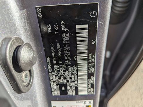 Used 2023 Lexus GX 460 Premium w/ Accessory Package image 24