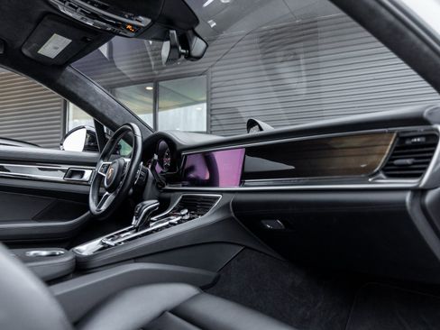 Used 2020 Porsche Panamera GTS image 45