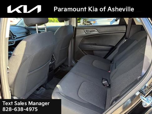 Used 2023 Kia Sportage LX image 19