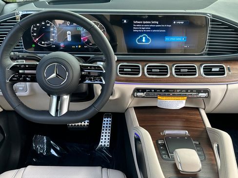 New 2026 Mercedes-Benz GLS 580 4MATIC image 25