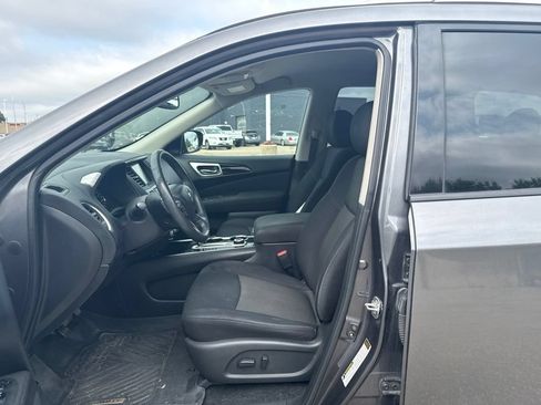 Used 2017 Nissan Pathfinder SV w/ Trailer Tow Package AWD/4WD image 14