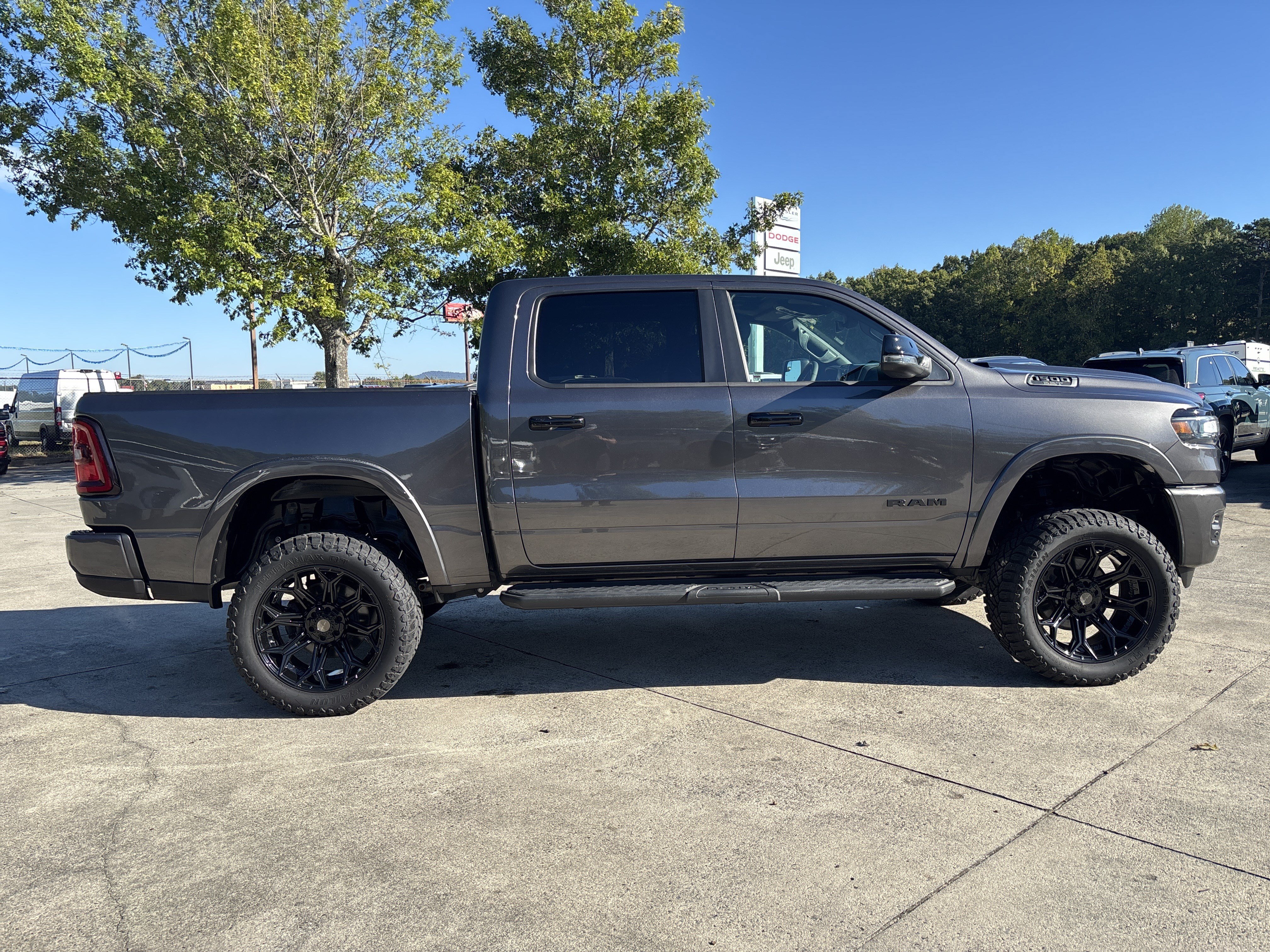 Used 2025 RAM 1500 Big Horn AWD/4WD image 8
