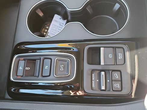 Used 2023 Honda Pilot LX image 14