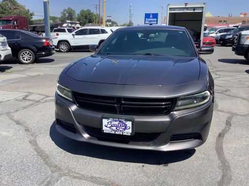 Used 2019 Dodge Charger SXT w/ Travel & Safety Group RWD image 4