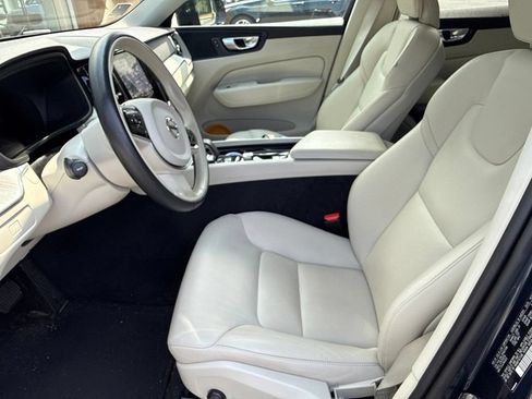Used 2024 Volvo XC60 B5 Plus w/ Climate Package AWD/4WD image 4