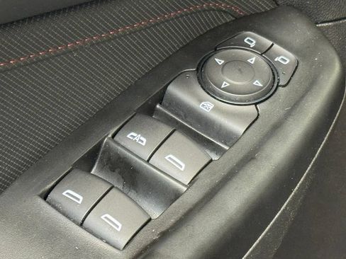 Used 2022 Chevrolet TrailBlazer RS w/ Convenience Package FWD image 11