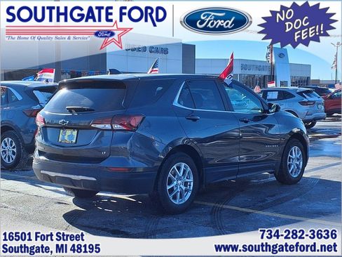 Used 2022 Chevrolet Equinox LT w/ LPO, Floor Liner Package image 2