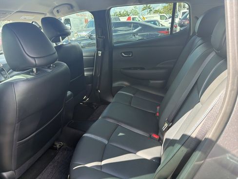 Used 2018 Nissan Leaf SL image 11