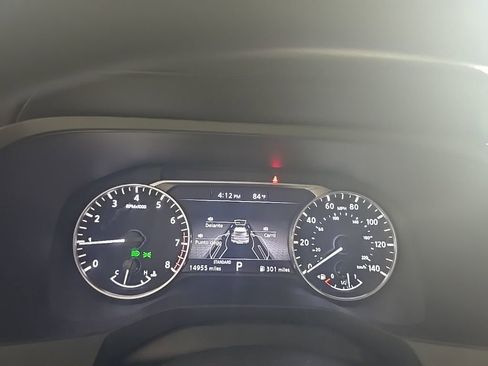 Used 2025 Nissan Pathfinder S image 9