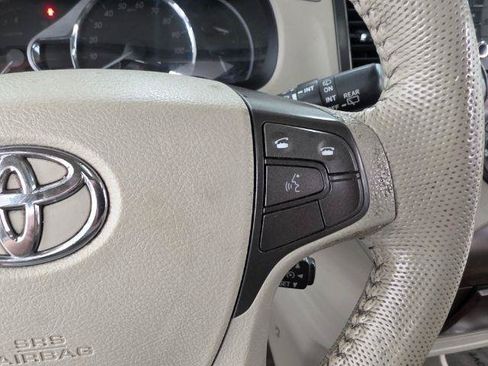 Used 2013 Toyota Sienna XLE FWD image 13