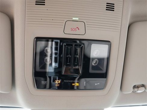 Certified 2025 Volkswagen Atlas SE image 35