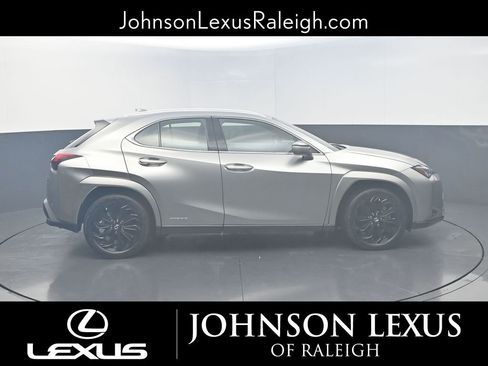 Certified 2022 Lexus UX 250h w/ Premium Package image 6