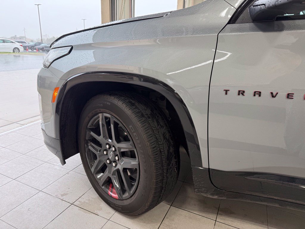 Used 2023 Chevrolet Traverse Premier w/ Redline Edition AWD/4WD image 32