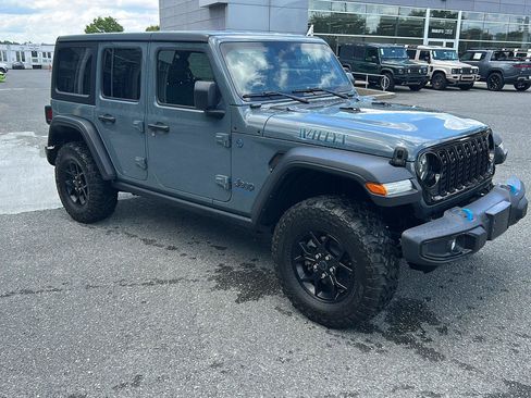 Used 2024 Jeep Wrangler Unlimited AWD/4WD image 7