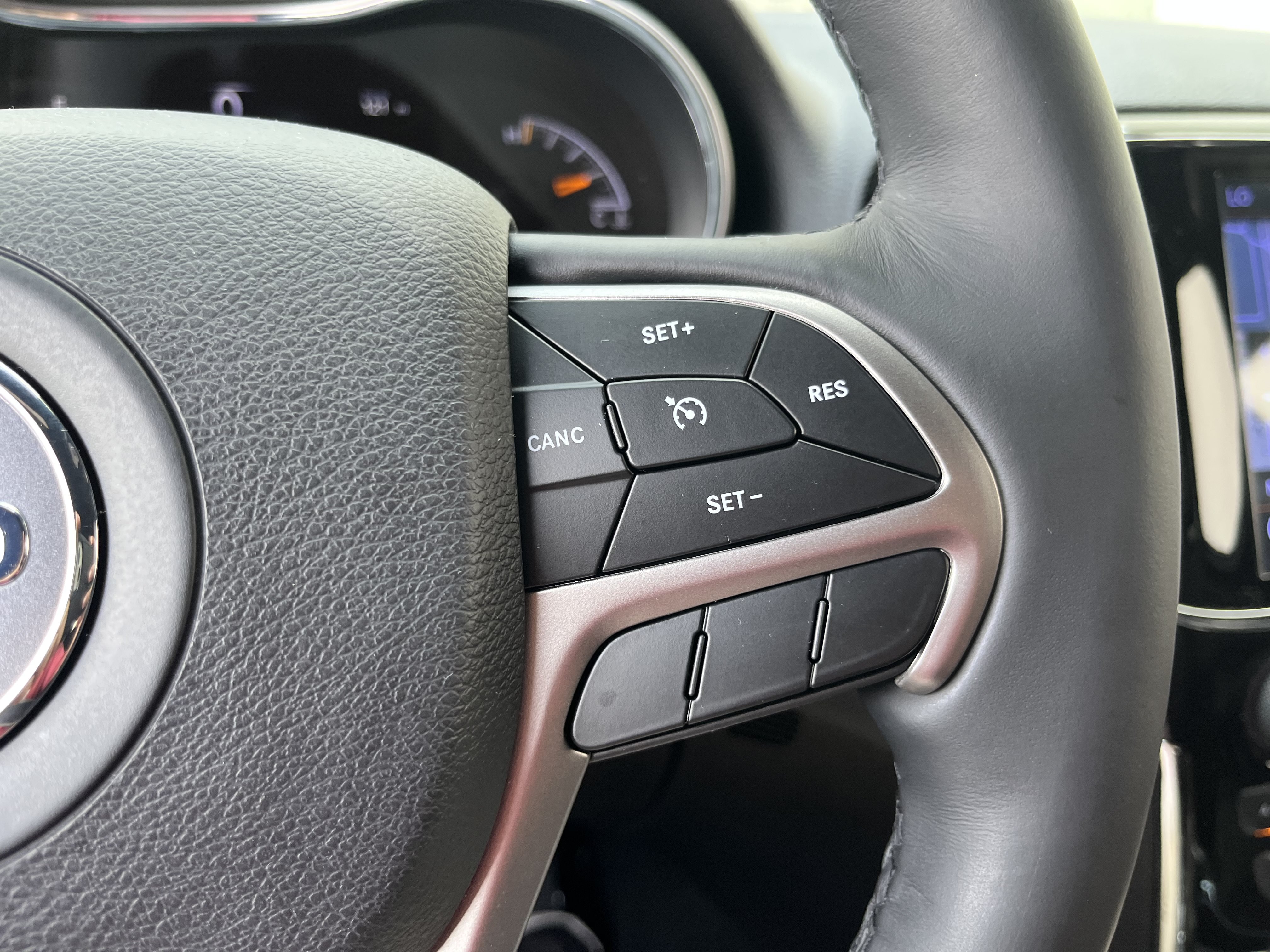 Used 2019 Jeep Grand Cherokee Altitude AWD/4WD image 23