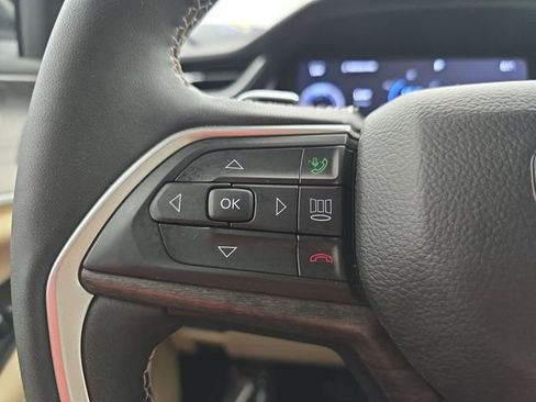 Used 2023 Jeep Grand Cherokee L Limited AWD/4WD image 38