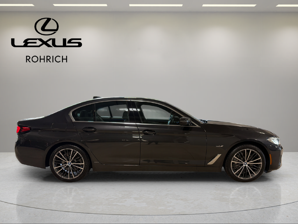 Used 2023 BMW 530e xDrive w/ Premium Package AWD/4WD image 7