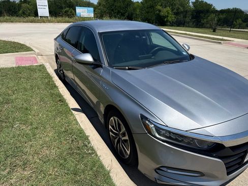 Used 2019 Honda Accord Hybrid image 2