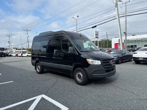 Used 2025 Mercedes-Benz Sprinter 2500 image 3